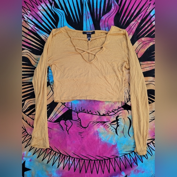 STREETWEAR SOCIETY - Fancy Long Sleeve Crop Top - Picture 3 of 6